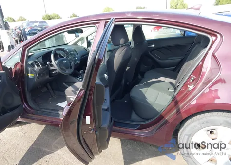 2018 Kia Forte Lx z USA, uszkodzony, nr VIN 3KPFK4A73JE245150